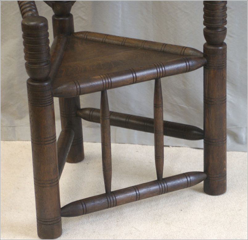 9047 Antique Oak Turners Chair (4)